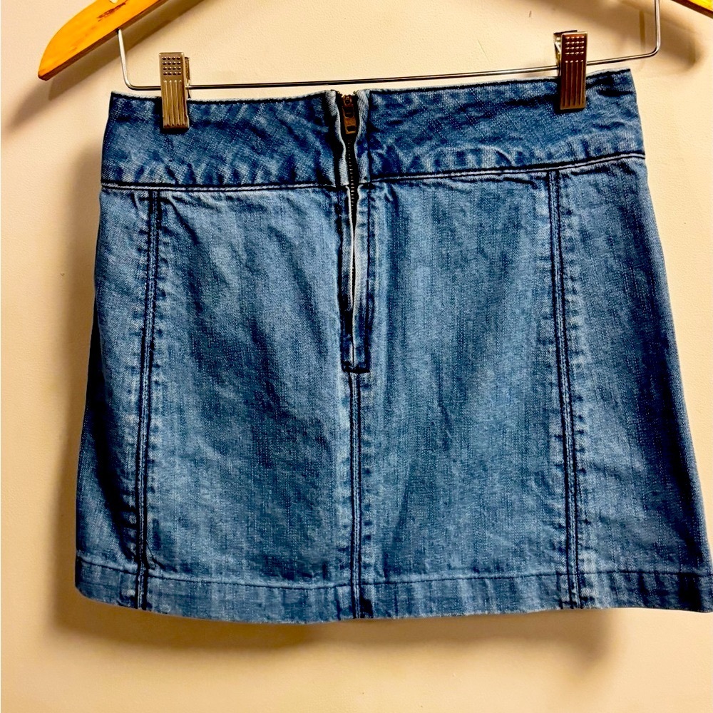 Free People Zip to It Denim Mini Jean Skirt Chloe Wash Boho
Women's Sz 2 - Picture 8 of 8